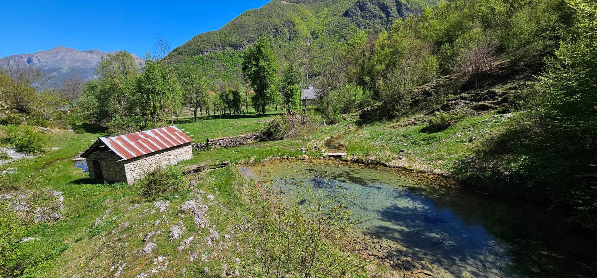 Ekoo Katun Jezerca Villa Vuthaj Exterior photo